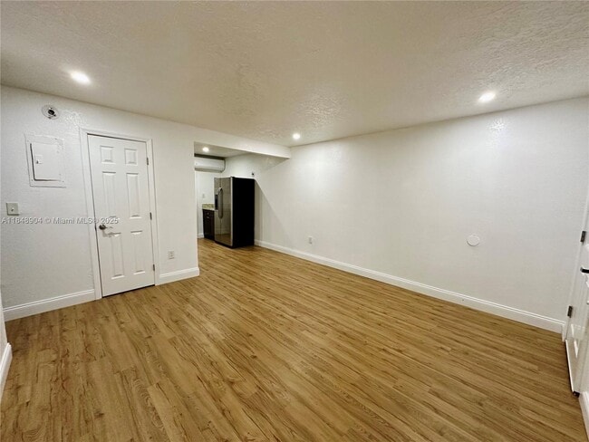 Foto del edificio - 813 W Jefferson St