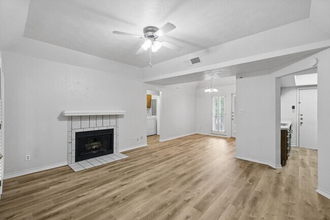 Foto del edificio - 3105 San Jacinto St