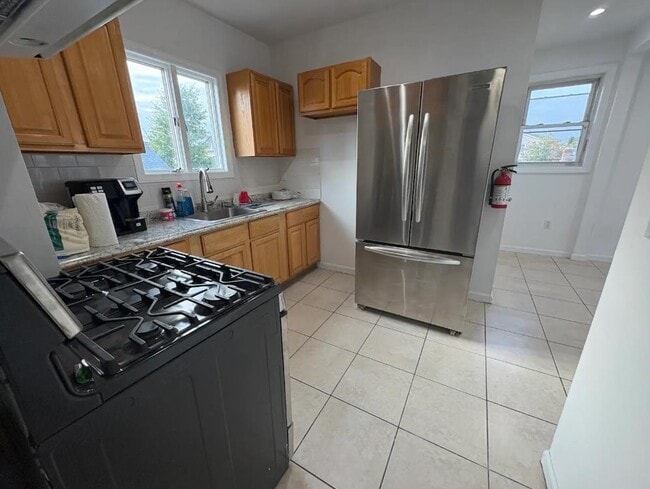 Foto del edificio - 355 Princeton Ave