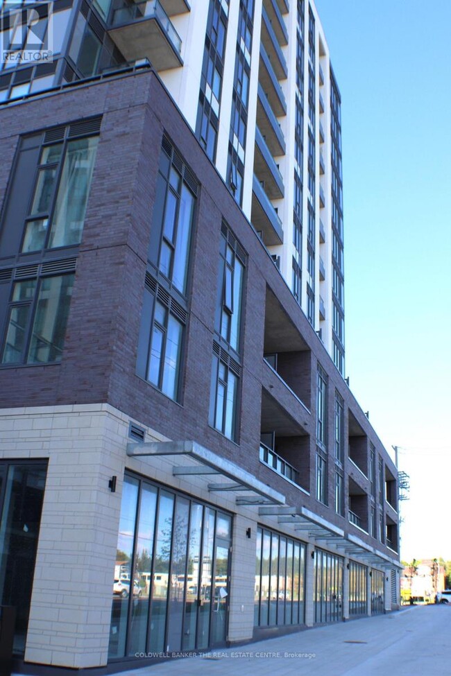 Building Photo - 715 Davis Dr