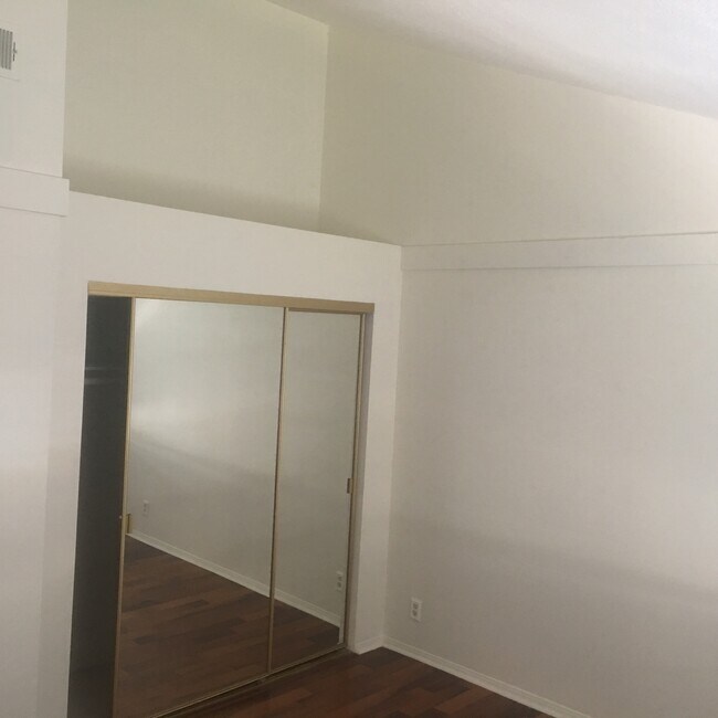 Building Photo - 5321 Colodny Dr