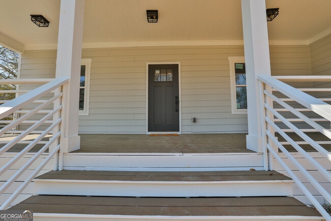 Building Photo - 1701 Fairway Hill Dr SE