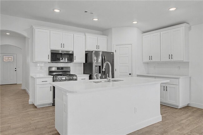 Building Photo - 5377 Clear Spgs Ave