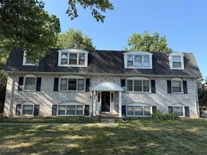 Building Photo - 52 Southwoods Ave