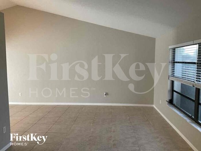 Foto principal - 18130 Lake Worth Blvd
