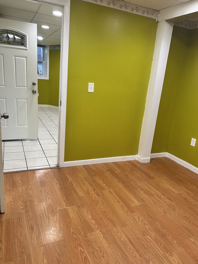 Building Photo - 50 Grand St