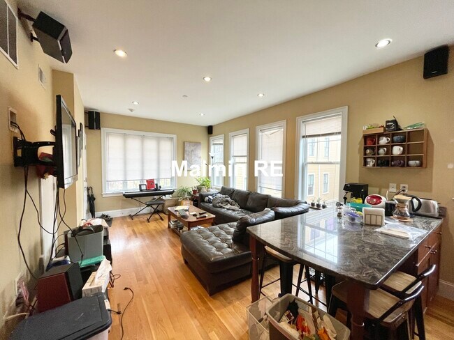 Foto del edificio - 148 Hillside St