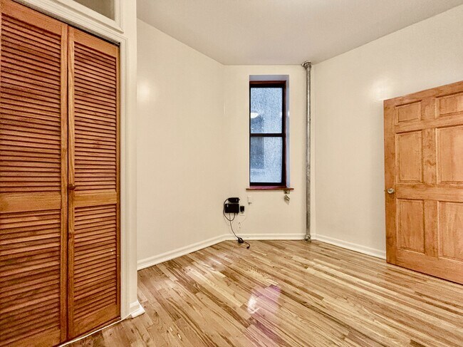 Foto del edificio - 3135 Broadway