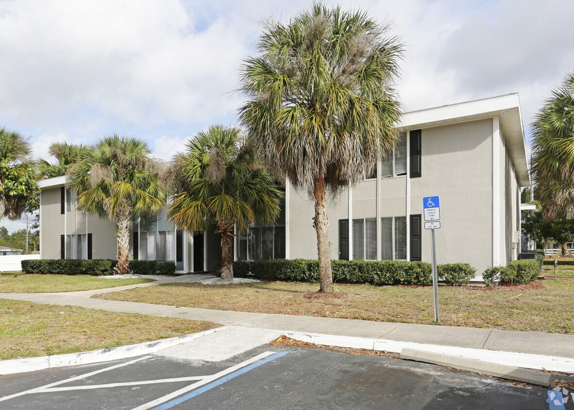 Everest Gardens Apartments 1818 9th Ave E Bradenton, FL