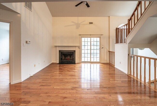 Foto del edificio - 14 Homestead Ln