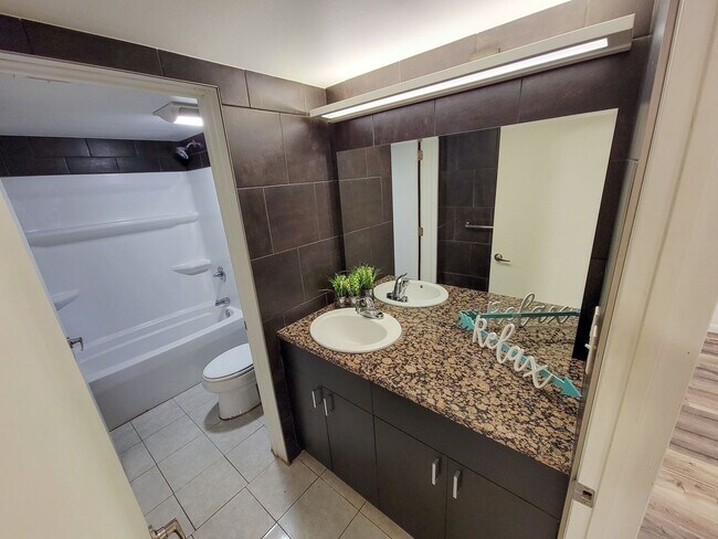 Foto del edificio - 1116 Moro St