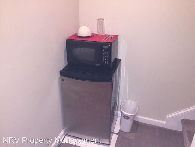 Foto del edificio - 1 br, 1 bath House - 3020 E Shire Circle