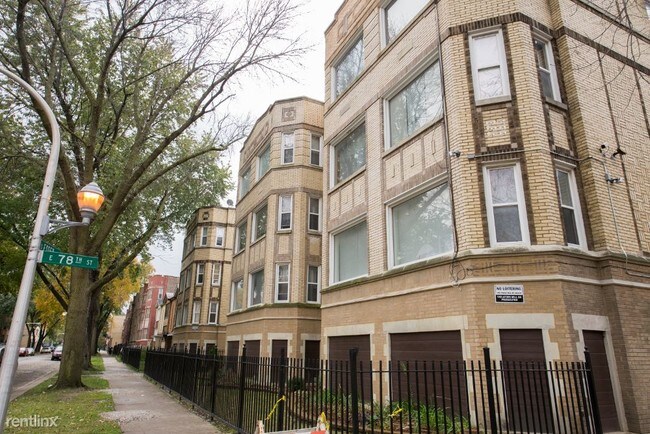 Building Photo - 2 br, 1 bath Apartment - 7806 S Essex Ave