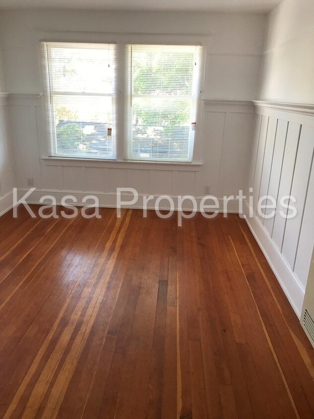 Primary Photo - Unique 2 Bedroom AVL 12/1
