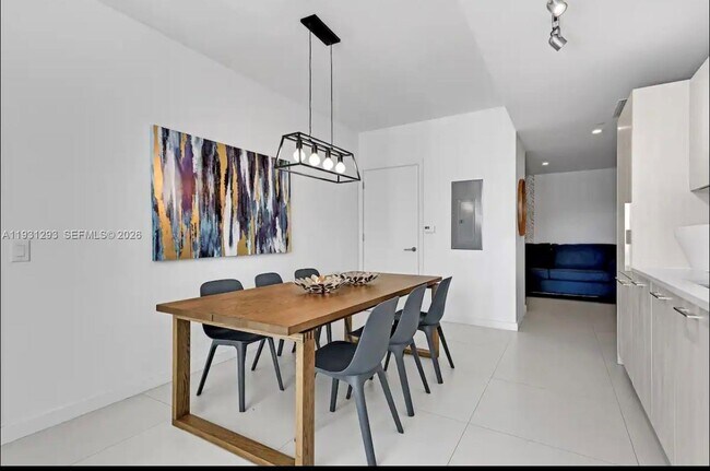 Foto del edificio - 501 NE 31st St