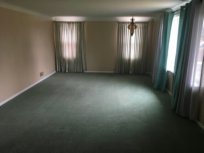Livingroom - 420 Fillmore St