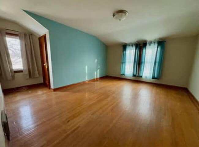 Foto del edificio - 815 Main St S