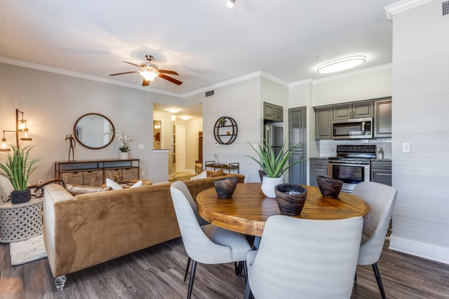 Building Photo - Ellwood at Lake Travis
