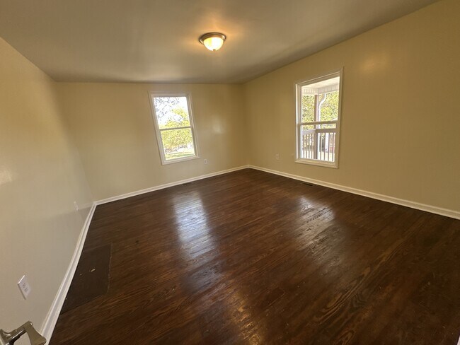 Foto del edificio - 313 Bryant Ave