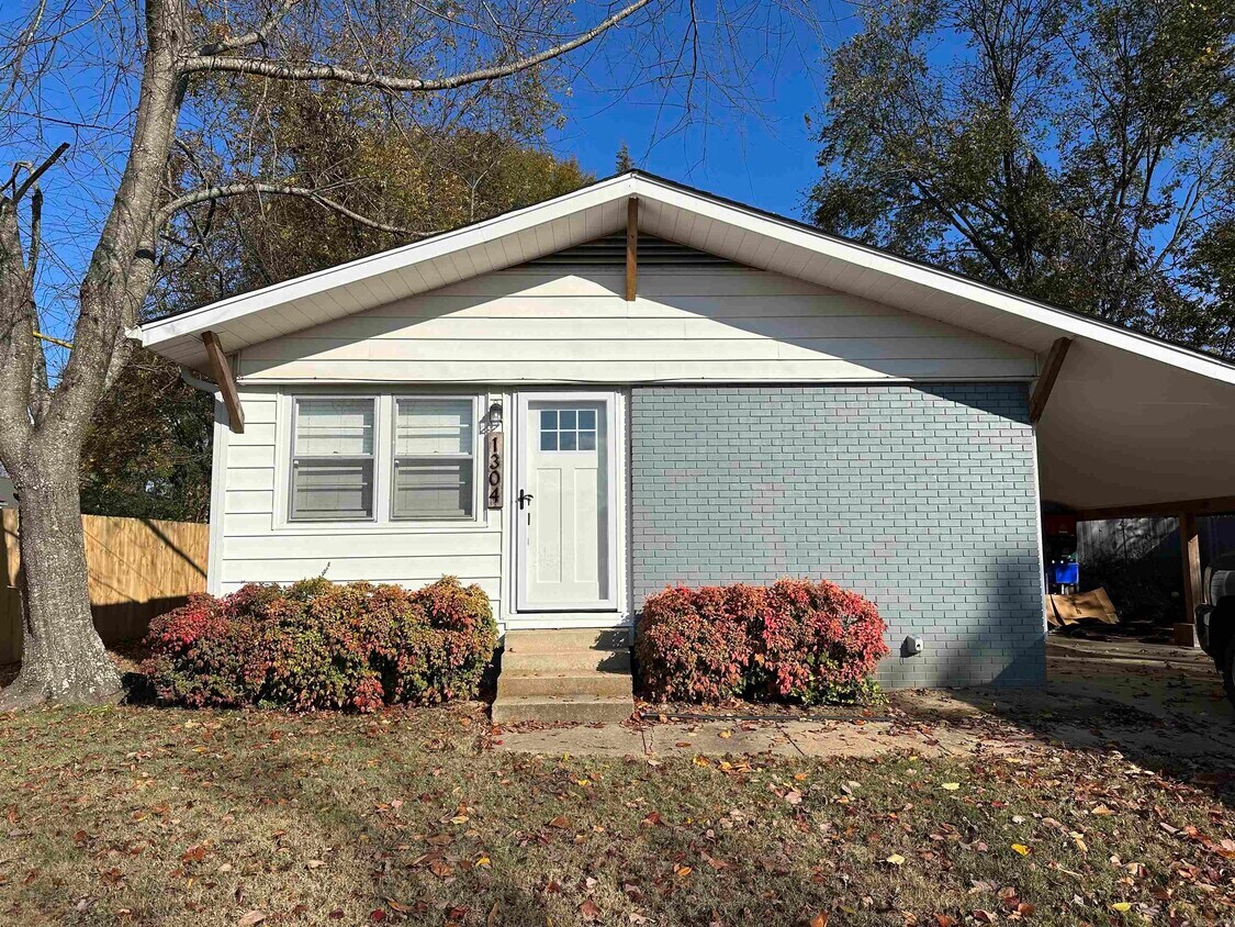 1304 W Center Ave, Searcy, AR 72143 House Rental in Searcy, AR