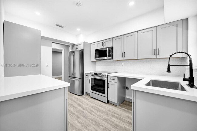 Building Photo - 645 NE 149th St