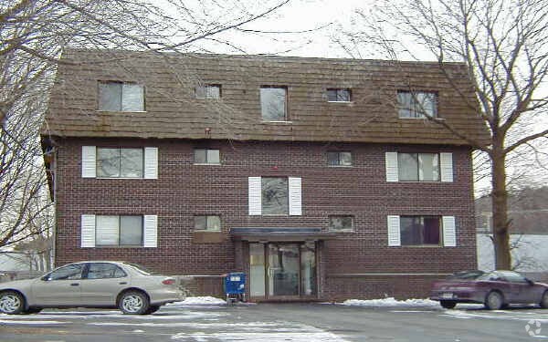 Primary Photo - 90 Ford St