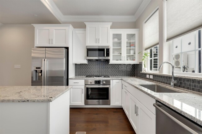 Photo - 7333 Valley View Ln Townhome