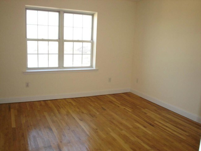 Building Photo - 55 Skillman Ave