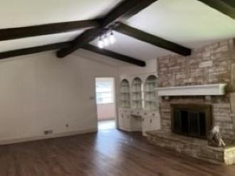 Foto del edificio - 5015 Ashbrook Rd