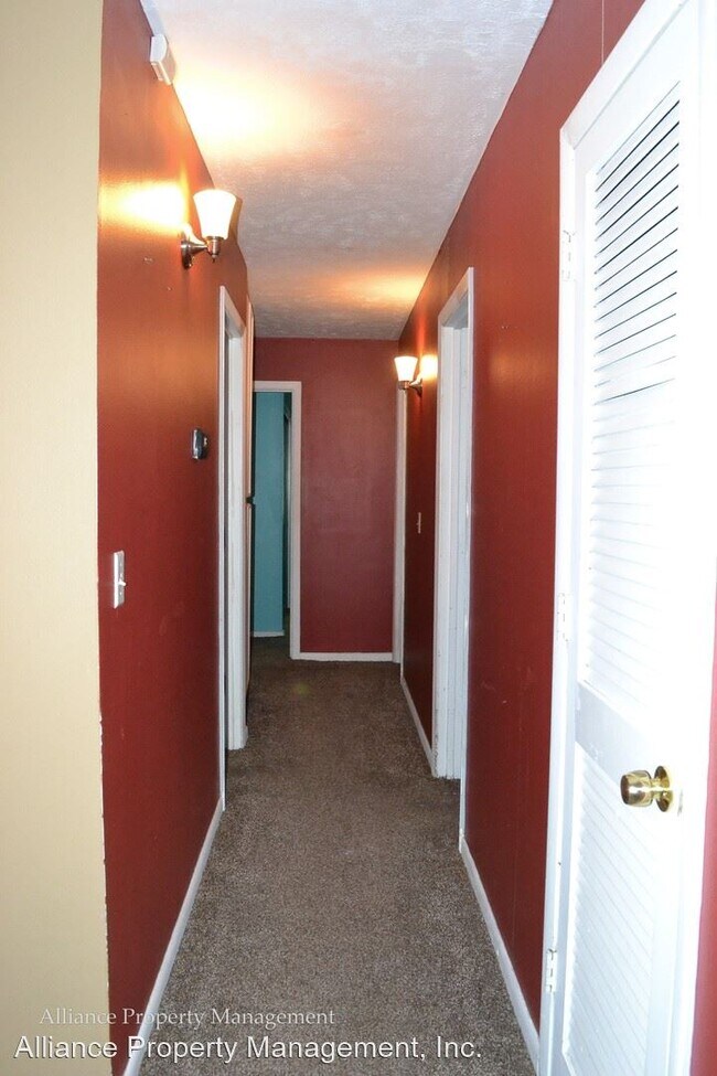 Building Photo - 4 br, 1.5 bath House - 2415 Charolais Ln.