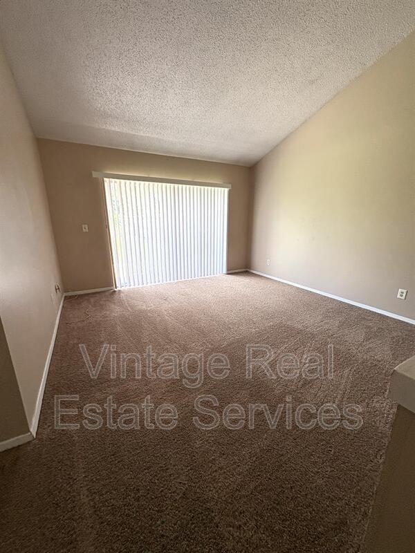 Foto del edificio - 3319 Fox Lake Dr