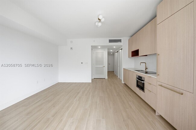 Foto del edificio - 90 NE 32nd St