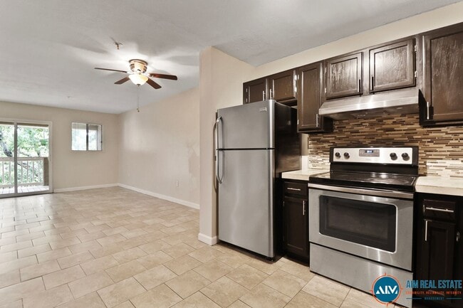 Building Photo - Move-In Ready 2 Bedroom Condo – Steps from...