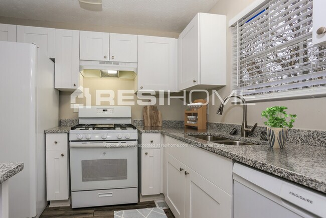 Foto del edificio - 1183 Mill Lake Cir