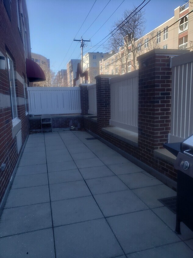 Primary Photo - 332 Franklin St