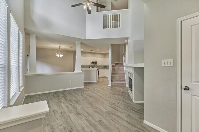 Building Photo - 25 Scarlet Woods Ct