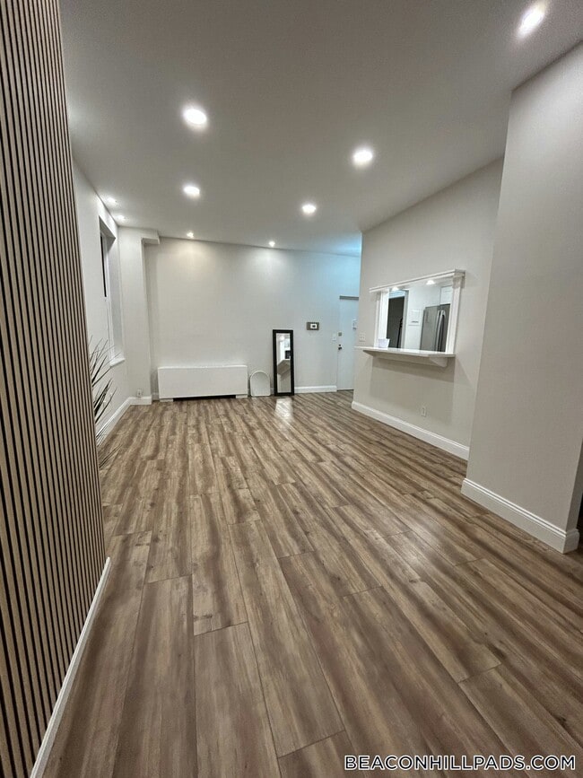 Building Photo - 17 Bowdoin St