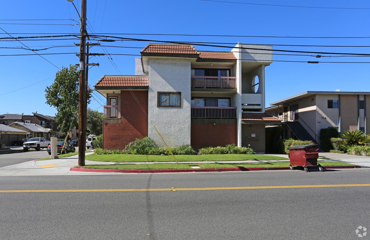 Foto del edificio - 719 S Adams St