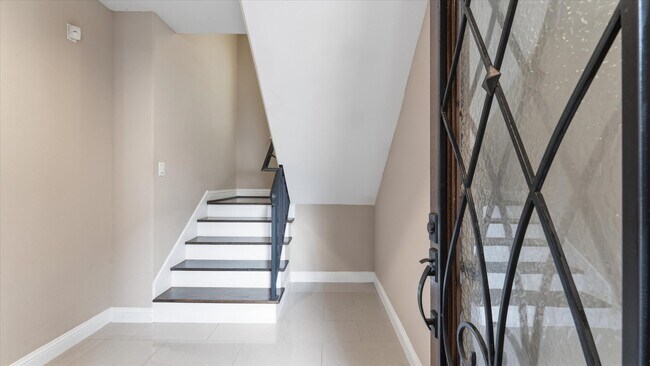 Foto del edificio - 922 W 20th St