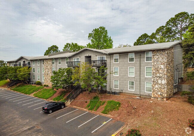 3HAB, 2BA - 1.420SF - Highpointe Apartments