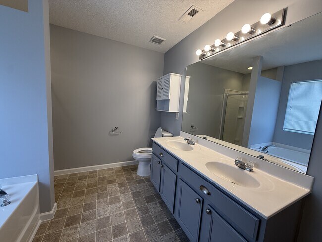 Foto del edificio - 3734 Mountain Brook Cir