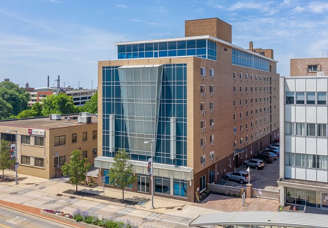 Edificio US-2 - University Studios