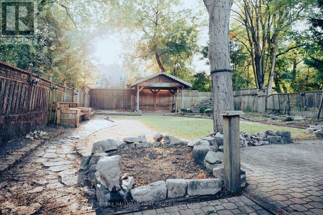 Building Photo - 588 Marksbury Rd