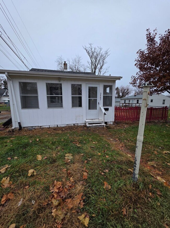 Foto del edificio - Charming 1 Bedroom Home – Fresh Updates! | $700/Month