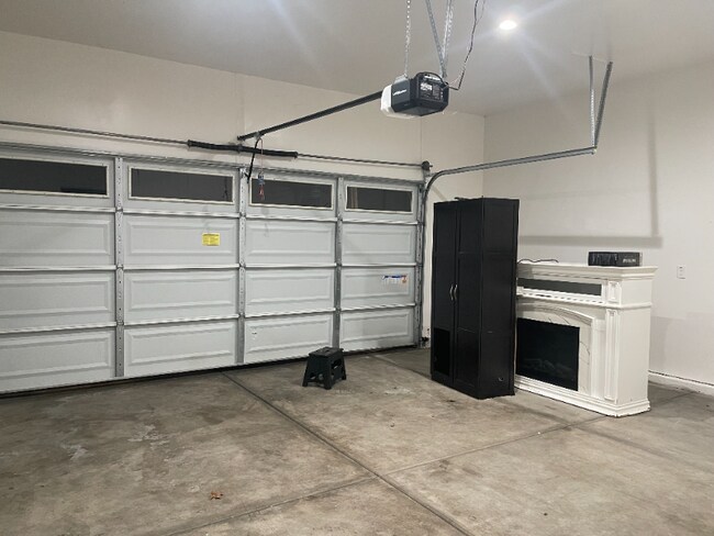 Building Photo - 3318 Truckee Way