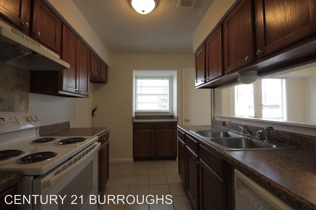 Foto del edificio - 3 br, 1 bath House - 133 Meadow Dr