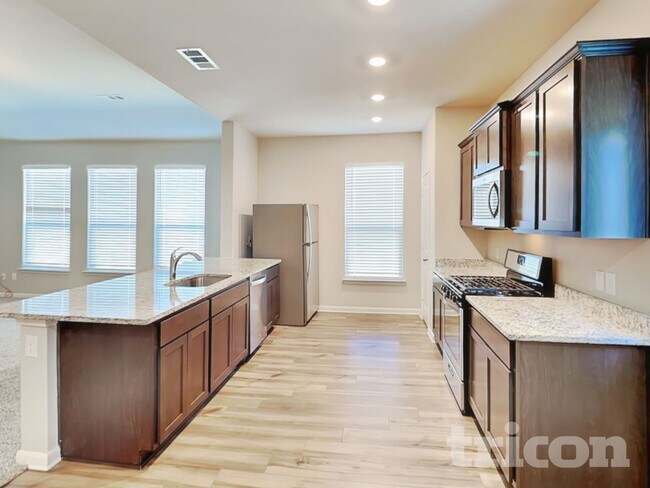 Building Photo - 304 Micah Ln