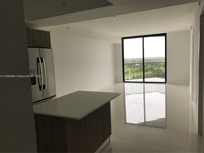 Foto del edificio - 5300 Paseo Blvd