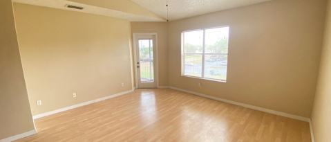 Foto del edificio - 2131 Cascades Blvd