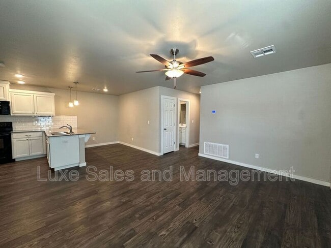 Foto del edificio - 767 SW 13th St